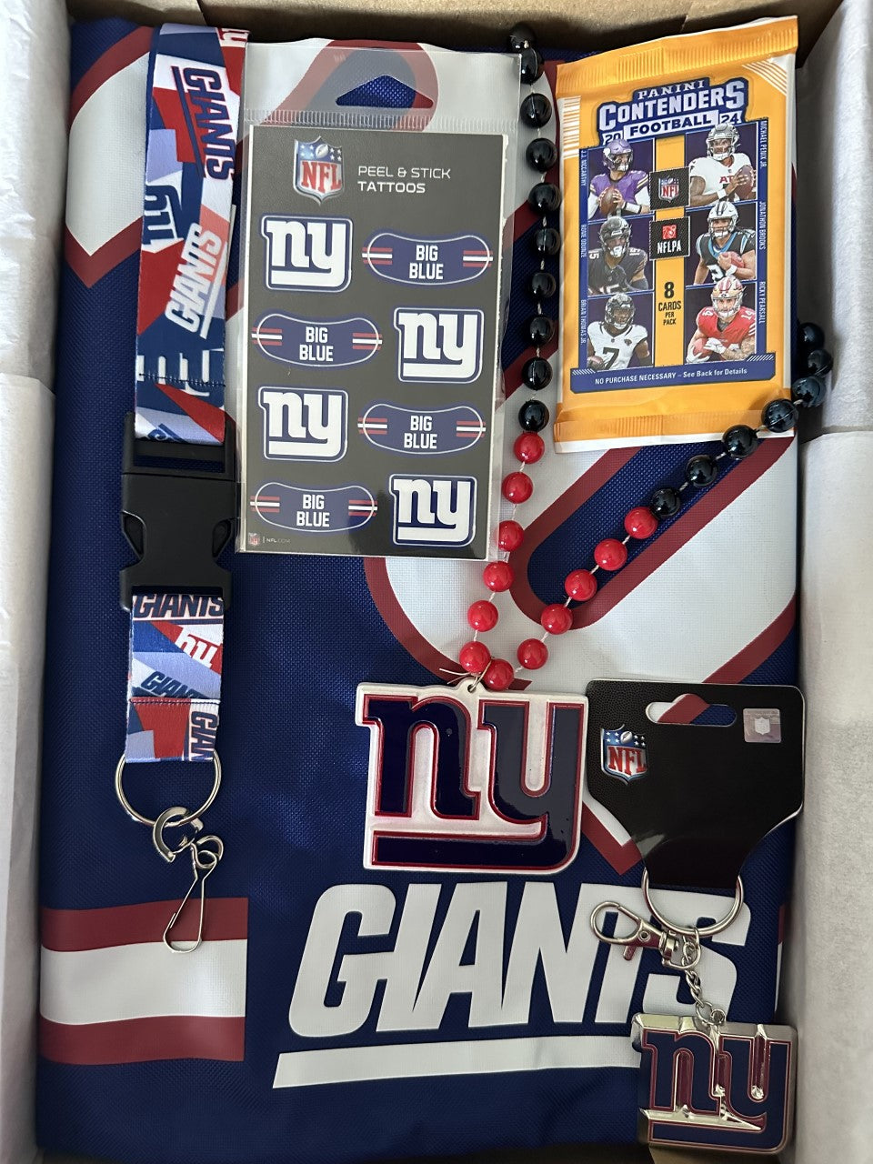 New York Giants Fan Gift Pack Swag Bag includes 6 Items
